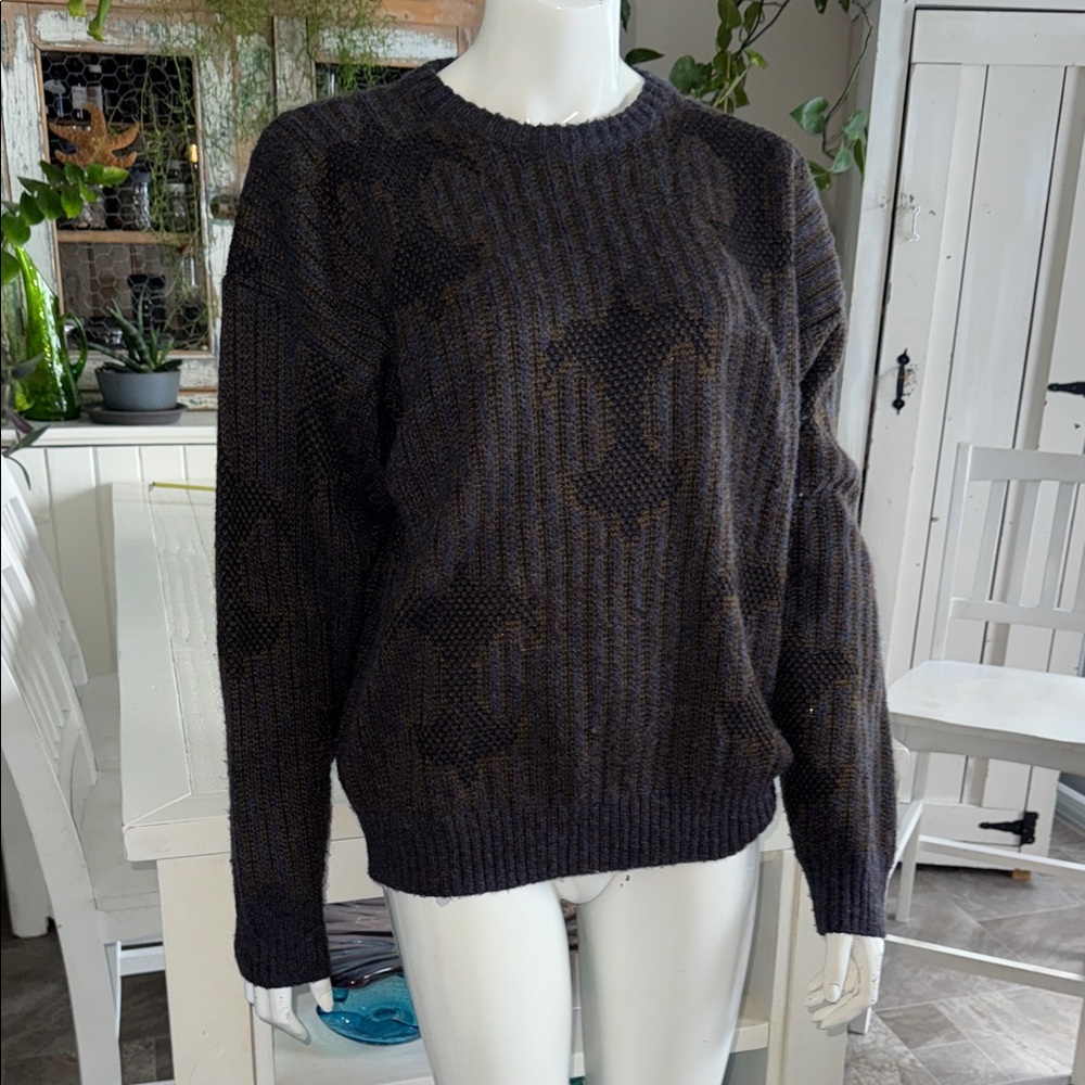 Vintage Reunion Men’s Blue black brown patterned crew neck wool
Blend Sweater
